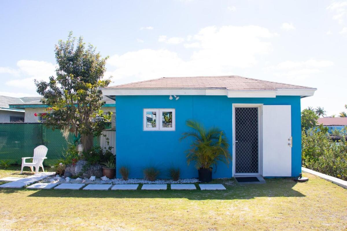 Tangerine Sunsets Solo Bay Holiday home Nassau